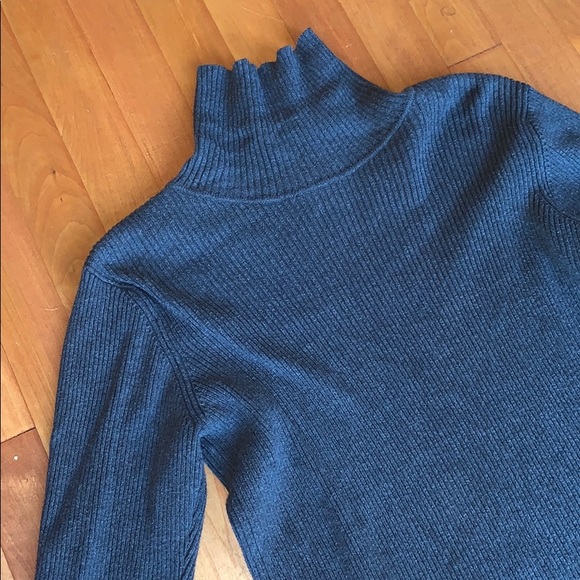 GAP Grey Turtleneck Sweater - Picture 2 of 4
